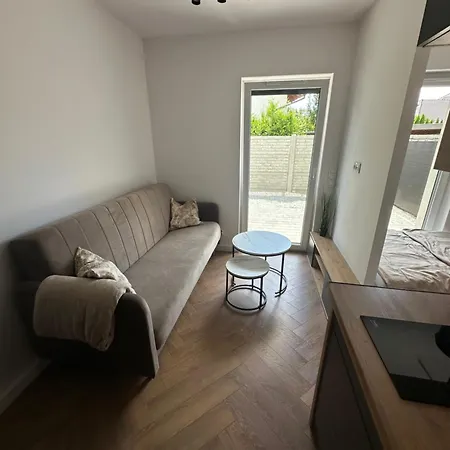 Nowa Apartmenty - Parking Lotniskowy Daire Paledzie