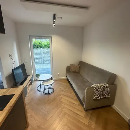 Nowa Apartmenty - Parking Lotniskowy Apartment *