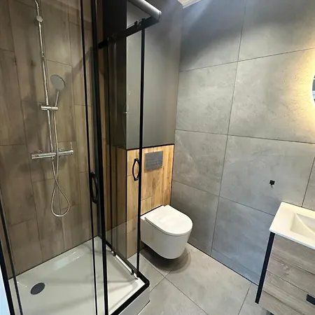 Nowa Apartmenty - Parking Lotniskowy