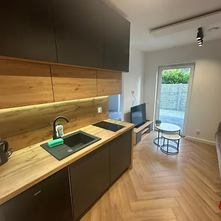 Appartement Nowa Apartmenty - Parking Lotniskowy Paledzie