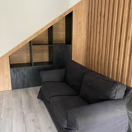 Nowa Apartmenty - Parking Lotniskowy