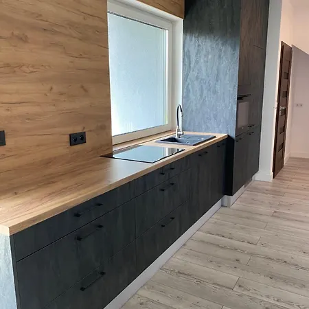 Nowa Apartmenty - Parking Lotniskowy *