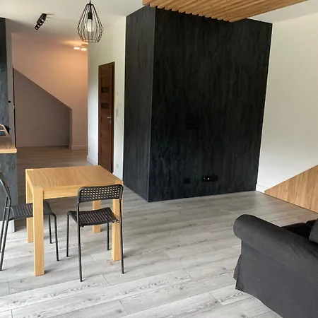 Nowa Apartmenty - Parking Lotniskowy * Paledzie
