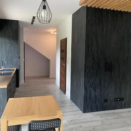 Nowa Apartmenty - Parking Lotniskowy