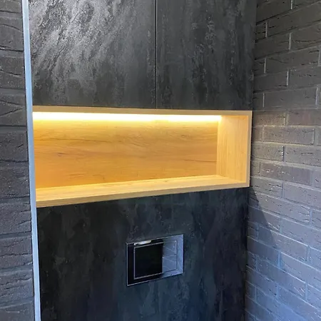 Nowa Apartmenty - Parking Lotniskowy *