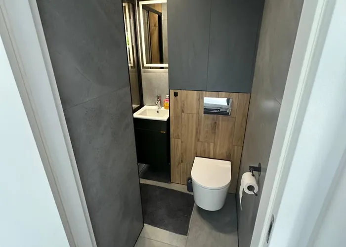 Daire Nowa Apartmenty - Parking Lotniskowy *