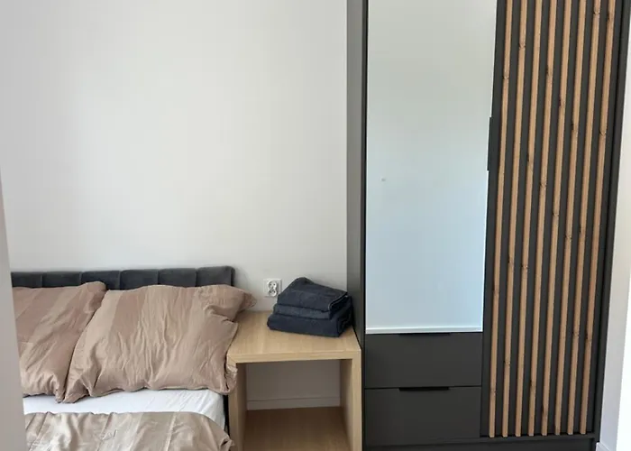 Nowa Apartmenty - Parking Lotniskowy