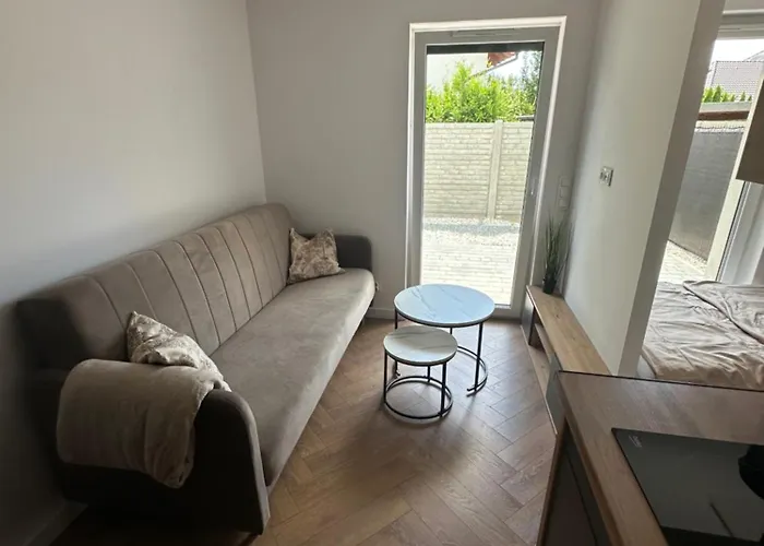 Nowa Apartmenty - Parking Lotniskowy Daire Paledzie