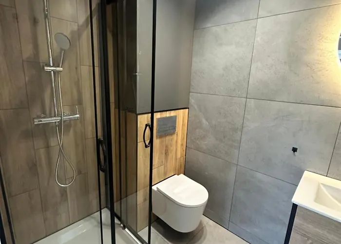 Nowa Apartmenty - Parking Lotniskowy